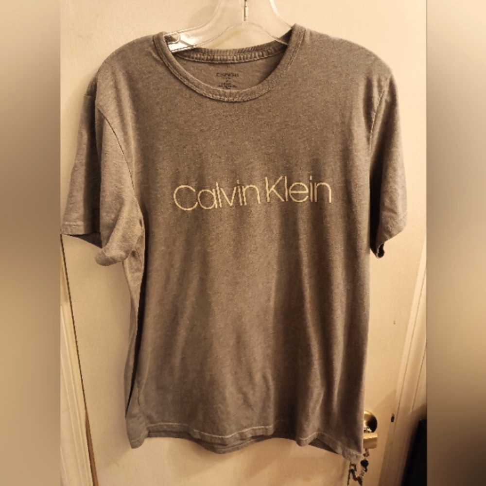 Calvin Klein Men's Medium Gray T-shirt